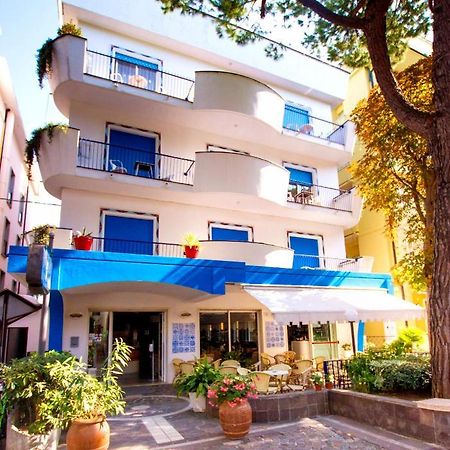 Hotel Adria B&B - Colazione Fino Alle 12 Misano Adriatico Εξωτερικό φωτογραφία