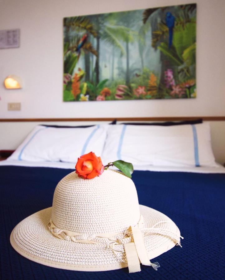 Hotel Adria B&B - Colazione Fino Alle 12 Misano Adriatico Εξωτερικό φωτογραφία