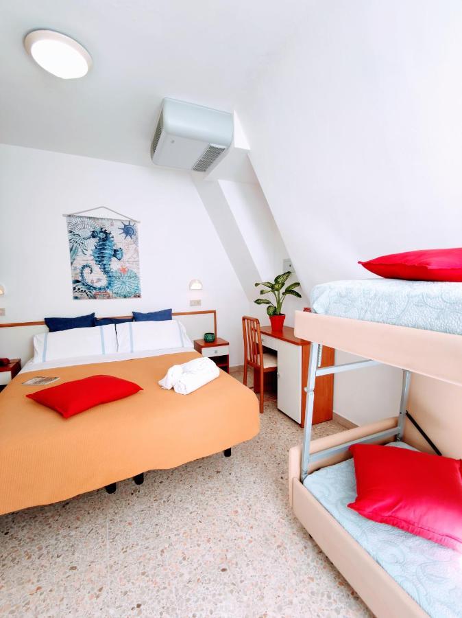 Hotel Adria B&B - Colazione Fino Alle 12 Misano Adriatico Εξωτερικό φωτογραφία