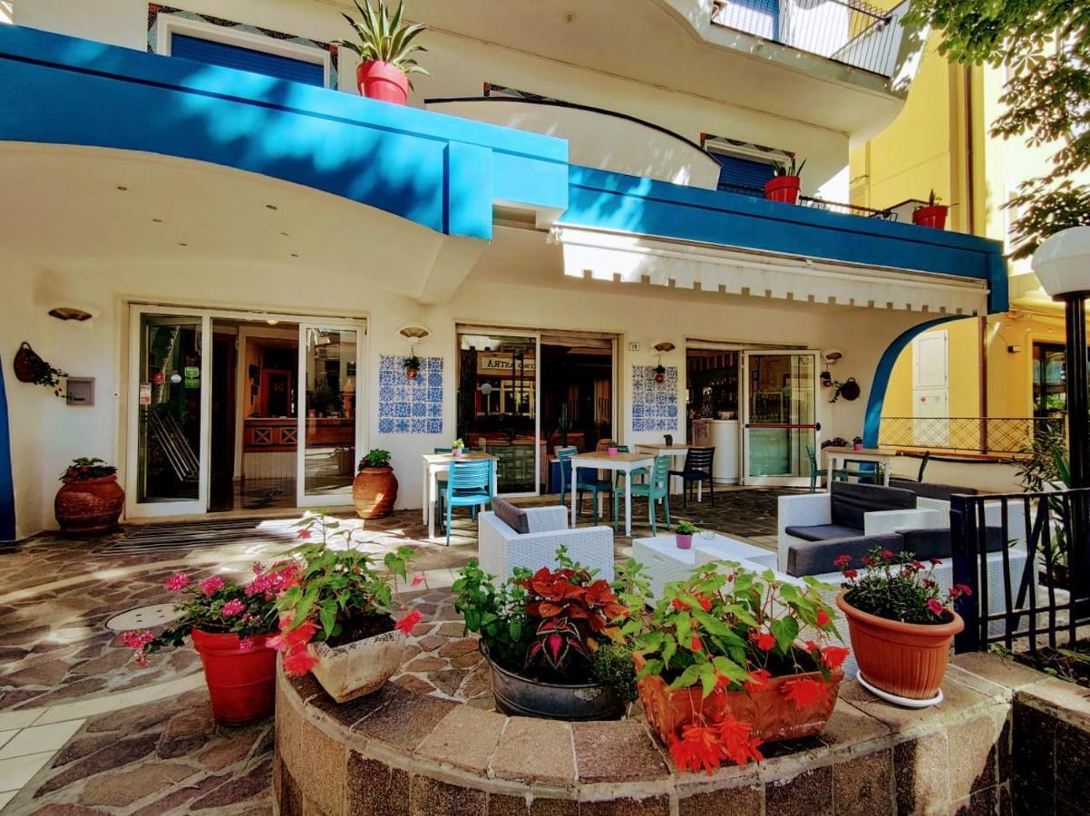 Hotel Adria B&B - Colazione Fino Alle 12 Misano Adriatico Εξωτερικό φωτογραφία