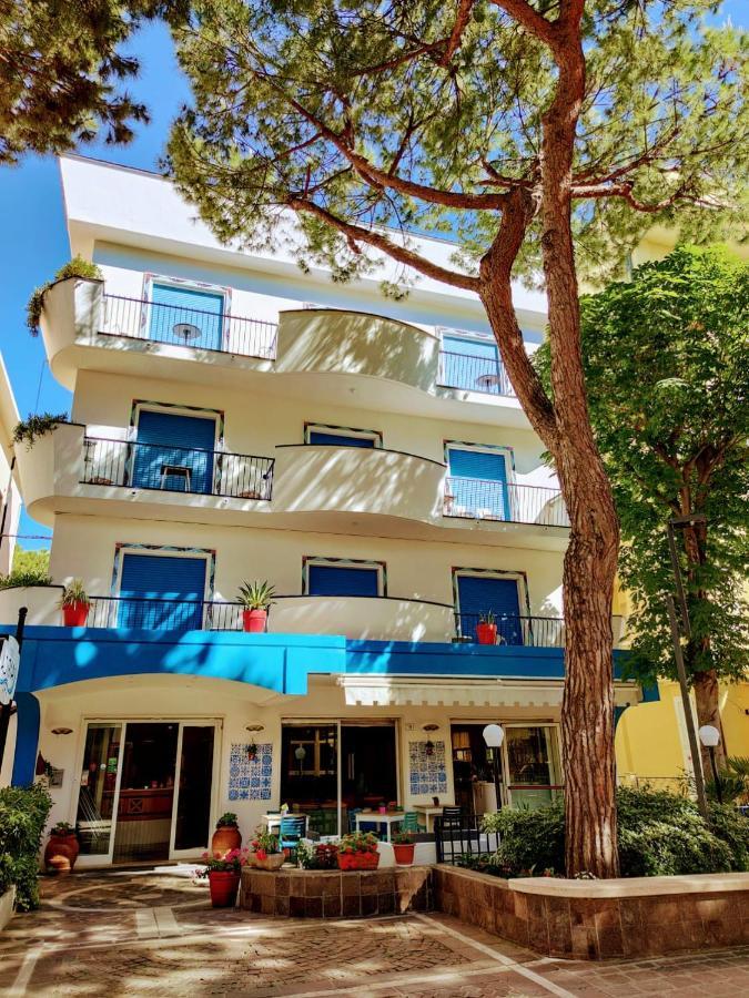 Hotel Adria B&B - Colazione Fino Alle 12 Misano Adriatico Εξωτερικό φωτογραφία