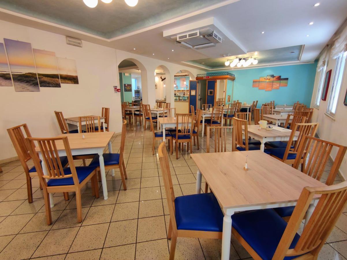 Hotel Adria B&B - Colazione Fino Alle 12 Misano Adriatico Εξωτερικό φωτογραφία