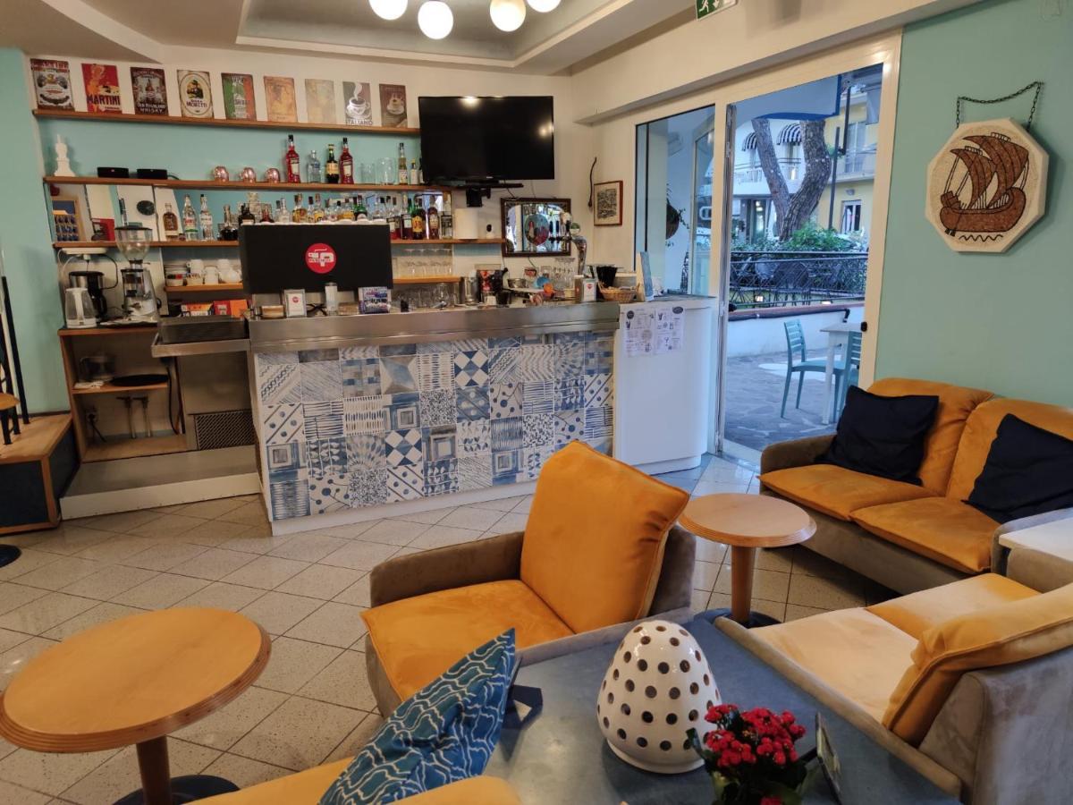 Hotel Adria B&B - Colazione Fino Alle 12 Misano Adriatico Εξωτερικό φωτογραφία
