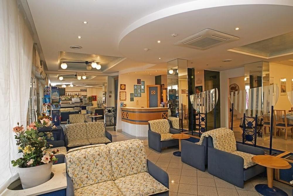 Hotel Adria B&B - Colazione Fino Alle 12 Misano Adriatico Εξωτερικό φωτογραφία